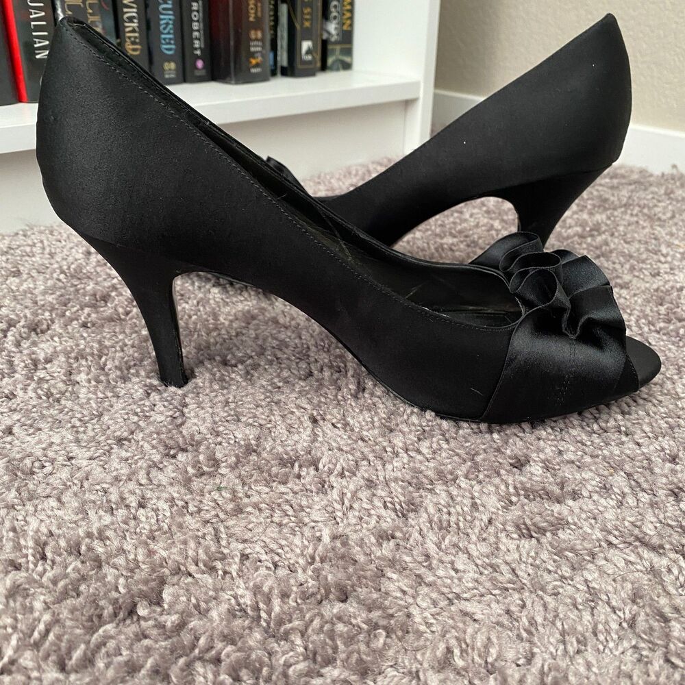 NINA Black Ruffle Satin Formal Bridesmaid Evening Ruffle Open Toe Heels Size 10 - Picture 12 of 13
